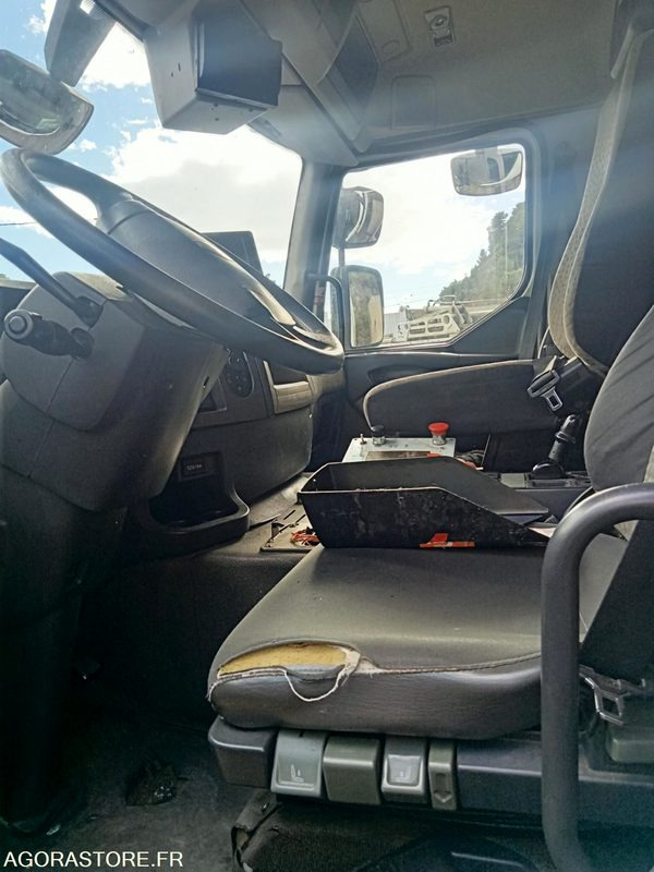 Renault Véhicule Industriel - Premium 280 - Vůz na odvoz odpadků: obrázek 4 Renault Véhicule Industriel - Premium 280 - Vůz na odvoz odpadků: obrázek 4