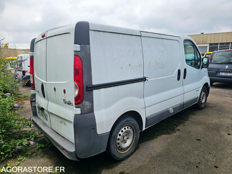 Renault trafic - 2009 - 348637km - AC602FN - Furgon: obrázek 3 Renault trafic - 2009 - 348637km - AC602FN - Furgon: obrázek 3