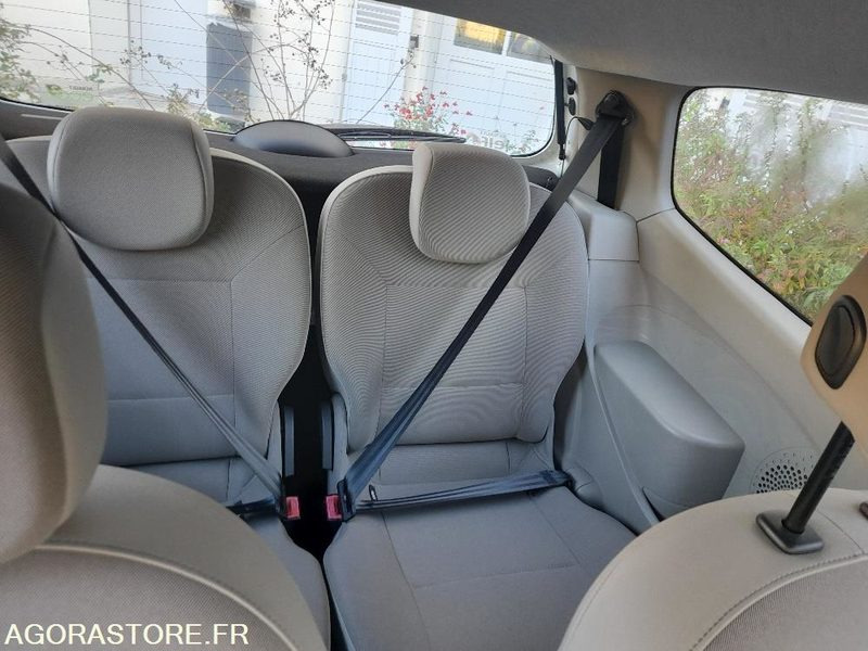 Renaut Twingo AW899MR de 2011 - 44374km - Osobní auto: obrázek 4 Renaut Twingo AW899MR de 2011 - 44374km - Osobní auto: obrázek 4