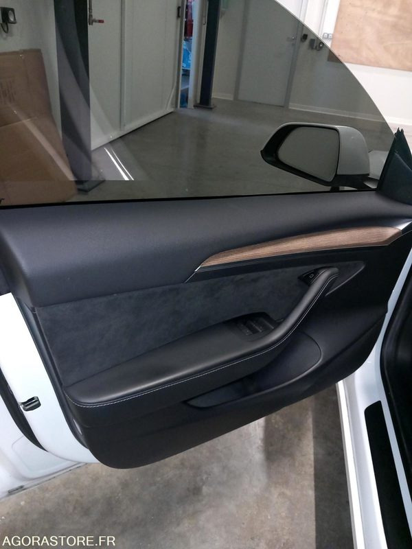 TESLA MODEL 3 - 101000KM - GB998TZ - 2021 - Osobní auto: obrázek 5 TESLA MODEL 3 - 101000KM - GB998TZ - 2021 - Osobní auto: obrázek 5