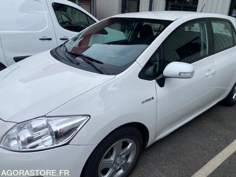 TOYOTA AURIS HYBRIDE ESSENCE (PAR1405) - Osobní auto: obrázek 2 TOYOTA AURIS HYBRIDE ESSENCE (PAR1405) - Osobní auto: obrázek 2