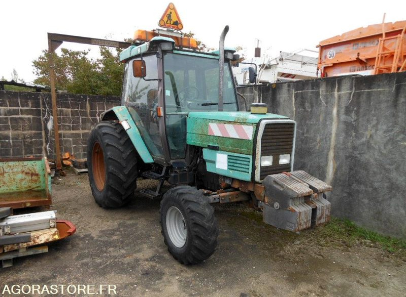 TRACTEUR AGRICOLE MASSEY FERGUSSON 3060 (DD108) - Traktor: obrázek 2 TRACTEUR AGRICOLE MASSEY FERGUSSON 3060 (DD108) - Traktor: obrázek 2