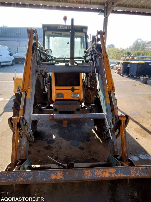 TRACTEUR CHARGEUR RENAULT 754 - 70 CV - Traktor: obrázek 2 TRACTEUR CHARGEUR RENAULT 754 - 70 CV - Traktor: obrázek 2
