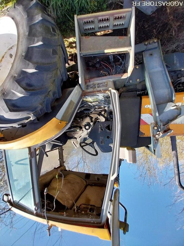 TRACTEUR ENAULT ERGOS100 + CHARGEUR FAUCHEUX - Traktor: obrázek 5 TRACTEUR ENAULT ERGOS100 + CHARGEUR FAUCHEUX - Traktor: obrázek 5
