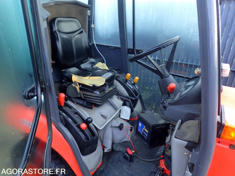 TRACTEUR KUBOTA BX2350 - Traktor: obrázek 5 TRACTEUR KUBOTA BX2350 - Traktor: obrázek 5