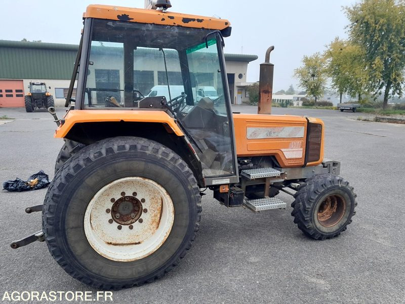TRACTEUR RENAULT 750MI 12532 heures 1995 - Traktor: obrázek 2 TRACTEUR RENAULT 750MI 12532 heures 1995 - Traktor: obrázek 2