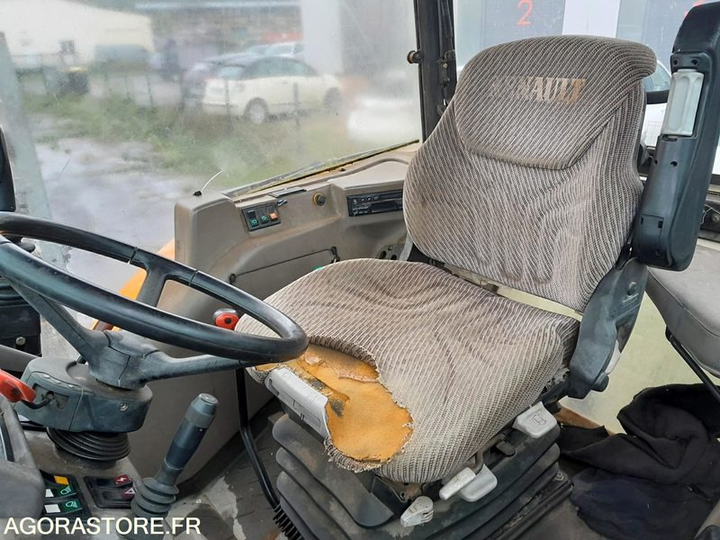 TRACTEUR RENAULT ERGOS446 avec chargeur FAUCHEUX F26R 7580h - Traktor: obrázek 5 TRACTEUR RENAULT ERGOS446 avec chargeur FAUCHEUX F26R 7580h - Traktor: obrázek 5