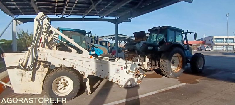 TRACTEUR VALTRA N101H CH-668EQ + CRIBLEUSE CANICAS T230H T141 6334H AM 2007 - Traktor: obrázek 2 TRACTEUR VALTRA N101H CH-668EQ + CRIBLEUSE CANICAS T230H T141 6334H AM 2007 - Traktor: obrázek 2