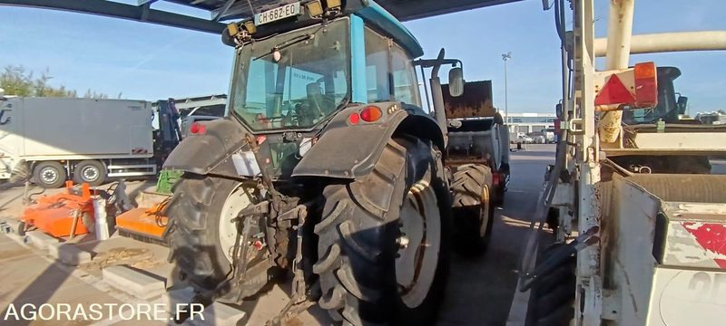 TRACTEUR VALTRA N101H CH-682-EQ 8575H AM 2007 - Traktor: obrázek 3 TRACTEUR VALTRA N101H CH-682-EQ 8575H AM 2007 - Traktor: obrázek 3