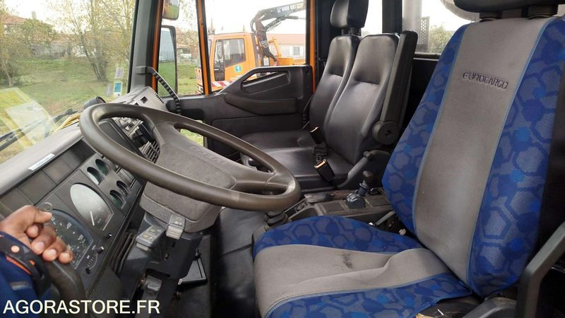 Iveco 180E24 - 2003 - 251793km - 126BCA31 - Tahač: obrázek 4 Iveco 180E24 - 2003 - 251793km - 126BCA31 - Tahač: obrázek 4