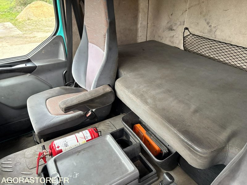 TRACTEUR RENAULT 420 DCI - Tahač: obrázek 3 TRACTEUR RENAULT 420 DCI - Tahač: obrázek 3