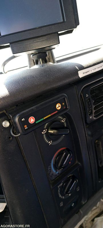 TRACTEUR RENAULT TRUCKS 19T MEC 2002 (VENTE UNIQUEMENT EXPORT) - Tahač: obrázek 5 TRACTEUR RENAULT TRUCKS 19T MEC 2002 (VENTE UNIQUEMENT EXPORT) - Tahač: obrázek 5