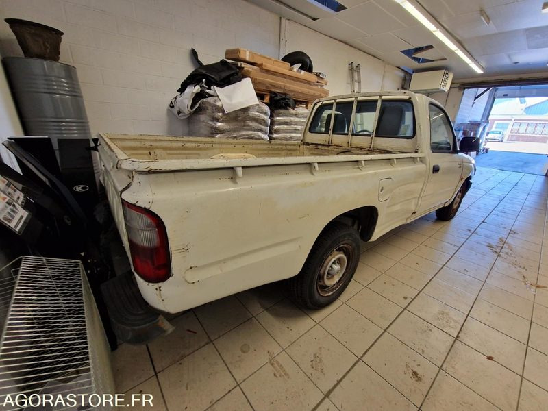 Toyota Hilux - EV575BL - 139768km - 2005 - Pick-up: obrázek 3 Toyota Hilux - EV575BL - 139768km - 2005 - Pick-up: obrázek 3