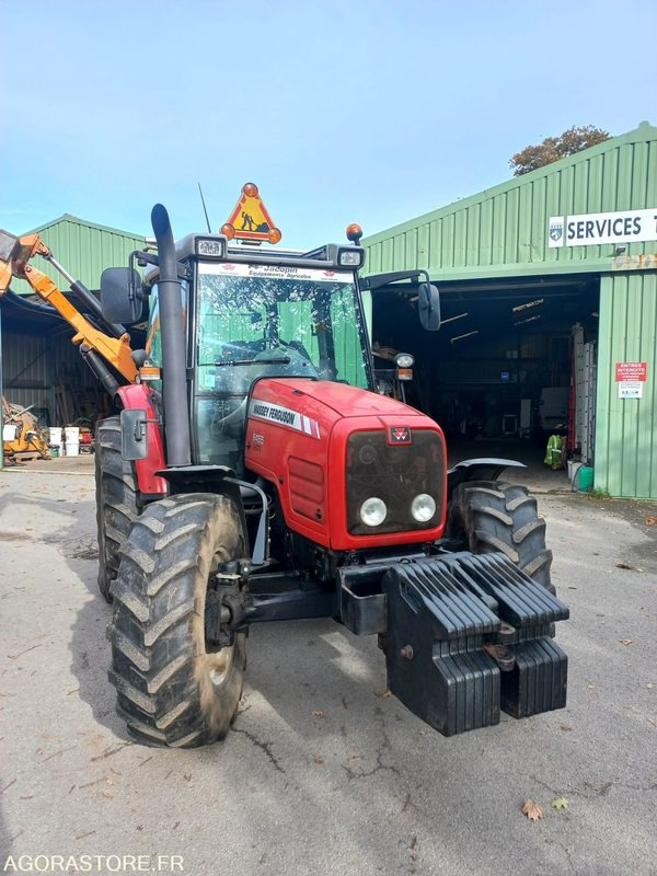 Tracteur Massey Fergusson avec épareuse SMA - Traktor: obrázek 2 Tracteur Massey Fergusson avec épareuse SMA - Traktor: obrázek 2
