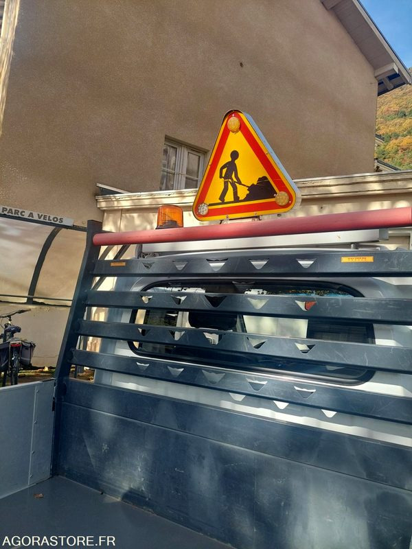 Tri-benne Giotti Victoria Gladiator Essence - Dodávka sklápěč: obrázek 5 Tri-benne Giotti Victoria Gladiator Essence - Dodávka sklápěč: obrázek 5