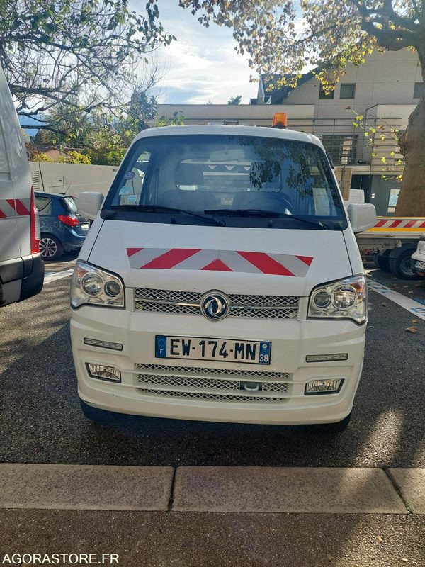 Tri-benne Giotti Victoria Gladiator Essence - Dodávka sklápěč: obrázek 2 Tri-benne Giotti Victoria Gladiator Essence - Dodávka sklápěč: obrázek 2