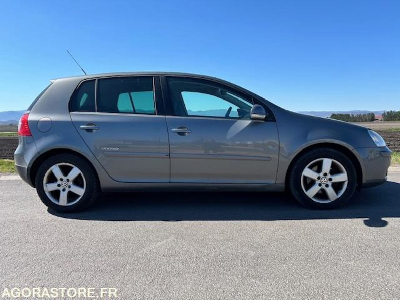 VOLKSWAGEN GOLF - 2008 / 211200 KM - Osobní auto: obrázek 4 VOLKSWAGEN GOLF - 2008 / 211200 KM - Osobní auto: obrázek 4