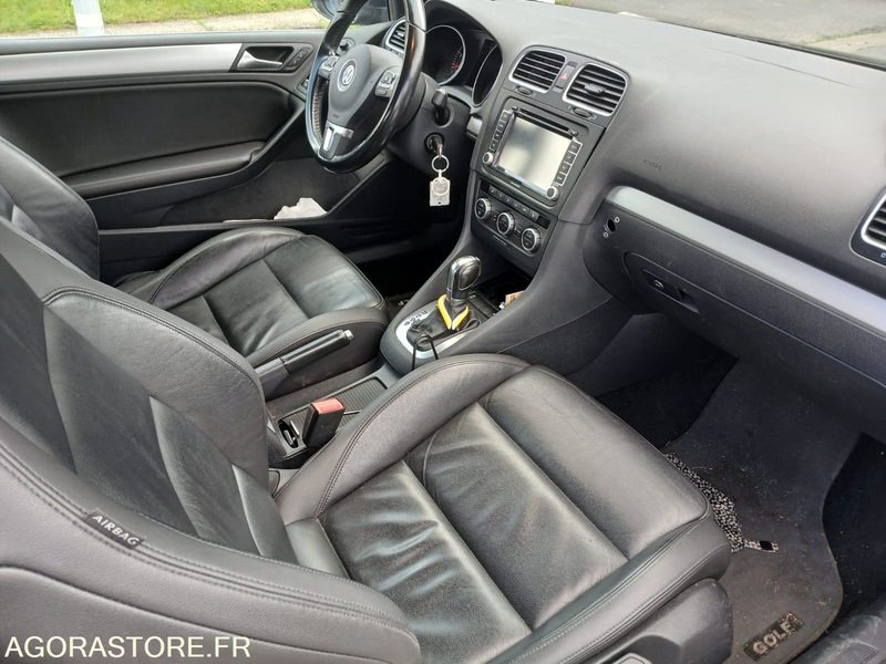Volkswagen golf cabriolet 1.6 tsi 160cv dsg7 2015 155118 KM - Osobní auto: obrázek 4 Volkswagen golf cabriolet 1.6 tsi 160cv dsg7 2015 155118 KM - Osobní auto: obrázek 4