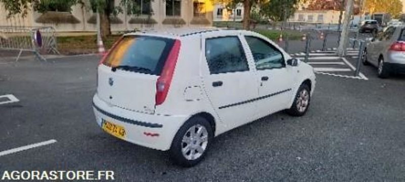 Fiat punto 137166 kms 2005 - Osobní auto: obrázek 2 Fiat punto 137166 kms 2005 - Osobní auto: obrázek 2