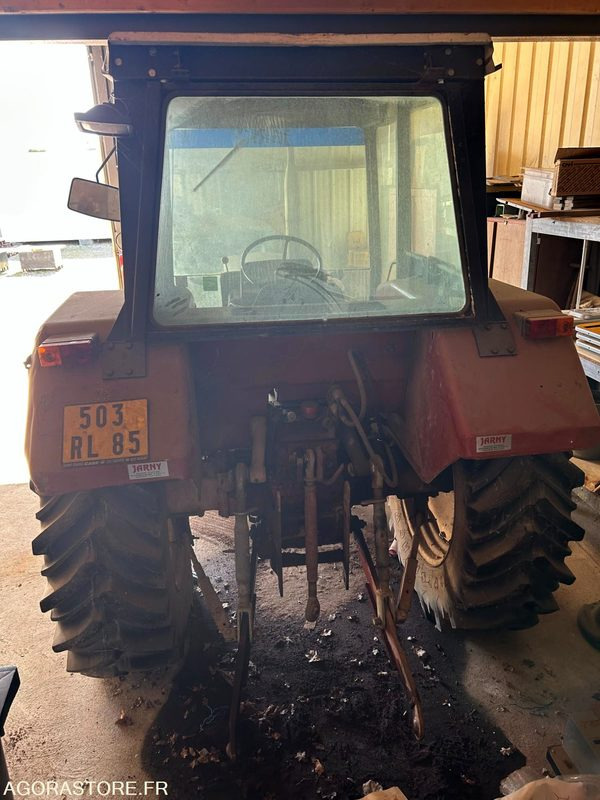 Tracteur international 743 avec chargeur et gyrobroyeur - Traktor: obrázek 3 Tracteur international 743 avec chargeur et gyrobroyeur - Traktor: obrázek 3
