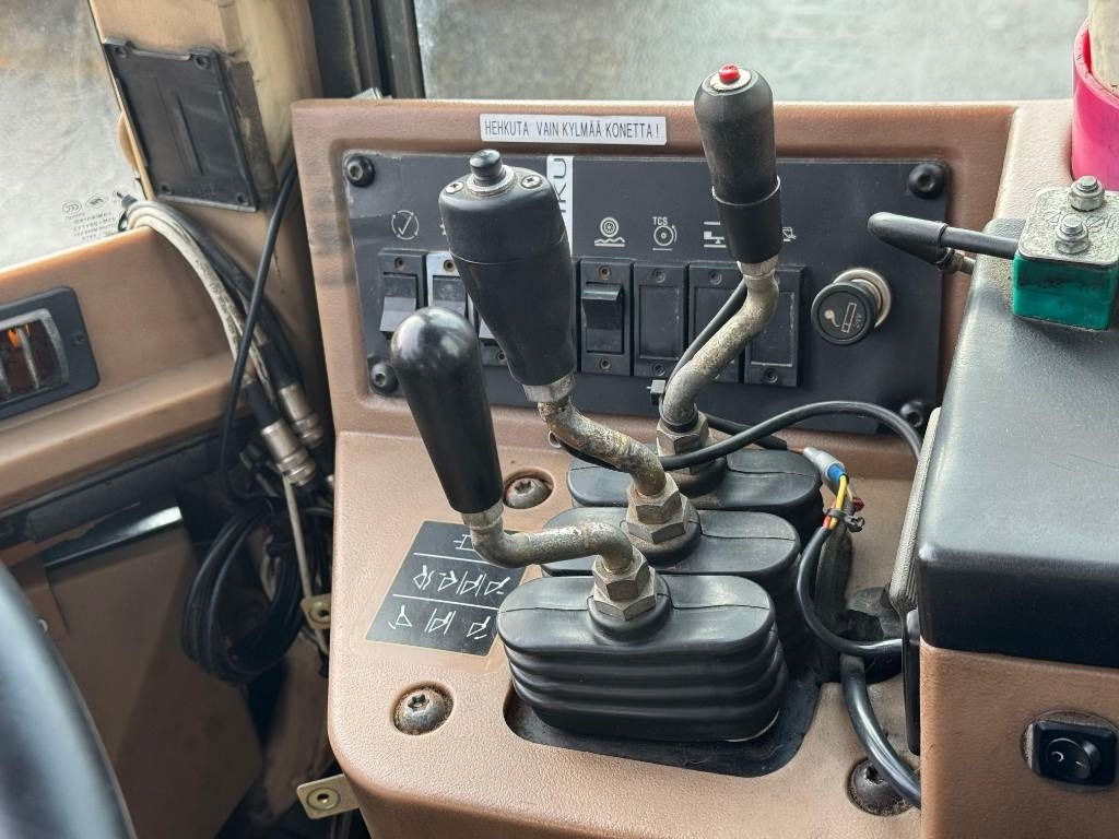 CAT 938 F II - Kolový nakladač: obrázek 4 CAT 938 F II - Kolový nakladač: obrázek 4