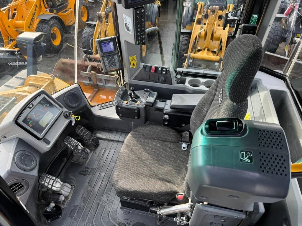 Kolový nakladač CAT 966M: obrázek 16 Kolový nakladač CAT 966M: obrázek 16