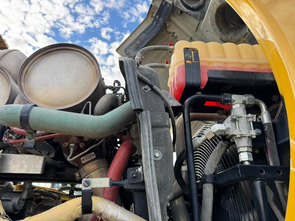 Kolový nakladač CAT 966M: obrázek 13 Kolový nakladač CAT 966M: obrázek 13