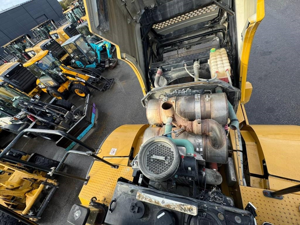 Kolový nakladač CAT 966M: obrázek 25 Kolový nakladač CAT 966M: obrázek 25