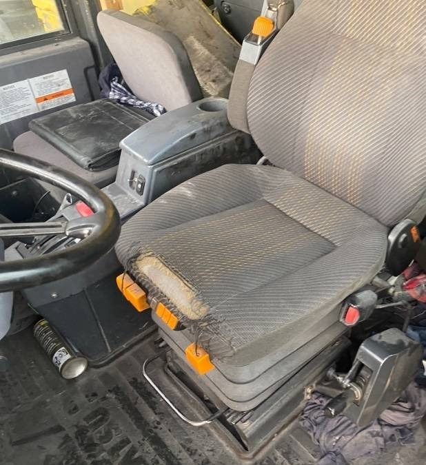 Komatsu HD 405-7 - Pevný dempr: obrázek 2 Komatsu HD 405-7 - Pevný dempr: obrázek 2