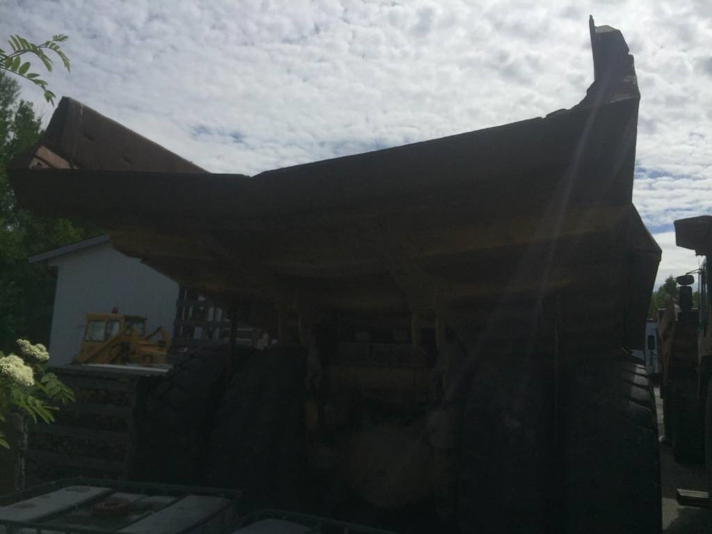 Komatsu HD 465-5 - Pevný dempr: obrázek 2 Komatsu HD 465-5 - Pevný dempr: obrázek 2