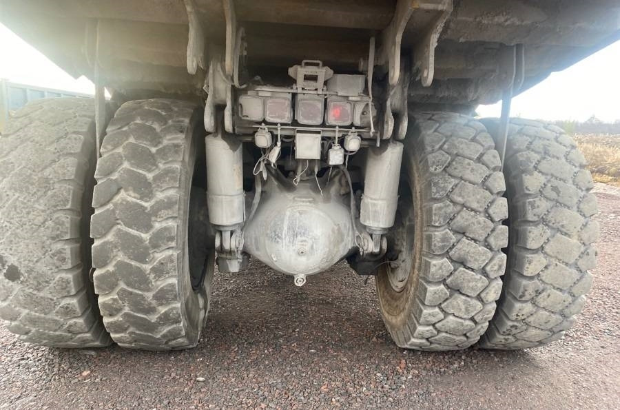 Komatsu HD405-7 - Pevný dempr: obrázek 5 Komatsu HD405-7 - Pevný dempr: obrázek 5