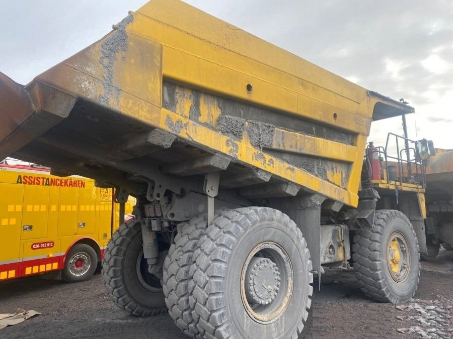 Komatsu HD405-7 - Pevný dempr: obrázek 2 Komatsu HD405-7 - Pevný dempr: obrázek 2