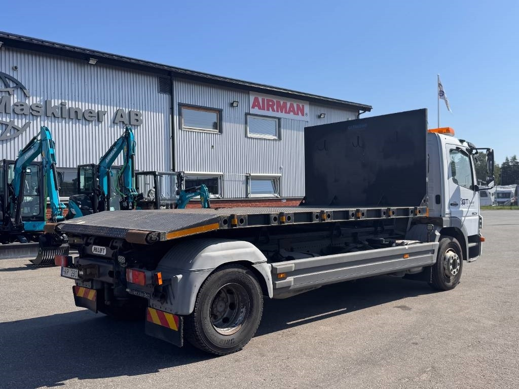 Mercedes-Benz Atego 1524 L 4X2 Växlare Pallift - Skříňový nákladní auto: obrázek 3 Mercedes-Benz Atego 1524 L 4X2 Växlare Pallift - Skříňový nákladní auto: obrázek 3