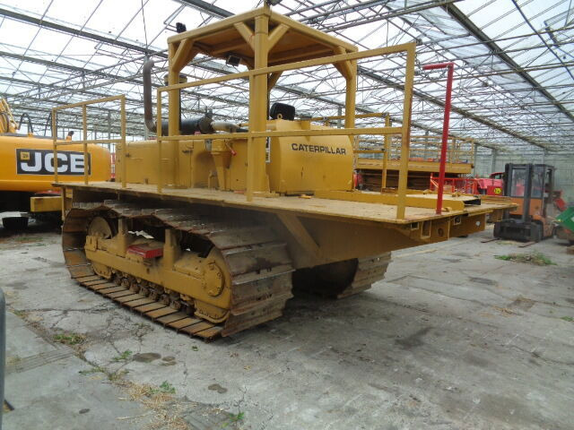 Caterpillar D6C - Buldozer: obrázek 3 Caterpillar D6C - Buldozer: obrázek 3