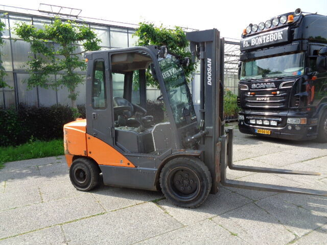 Doosan D35C-7 - Vysokozdvižný vozík: obrázek 2 Doosan D35C-7 - Vysokozdvižný vozík: obrázek 2