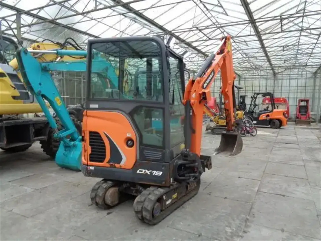 Doosan DX19 - Mini rýpadlo: obrázek 4 Doosan DX19 - Mini rýpadlo: obrázek 4