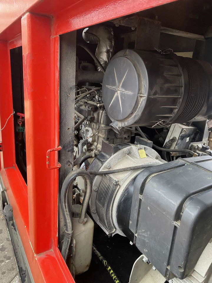 Doosan G40 - Elektrický generátor: obrázek 5 Doosan G40 - Elektrický generátor: obrázek 5