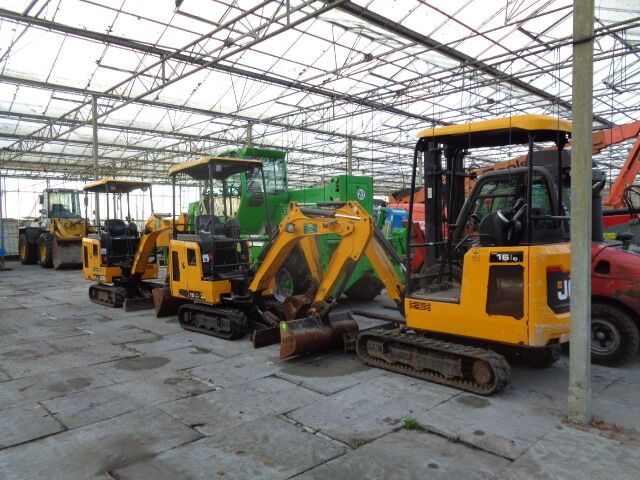 Mini rýpadlo JCB 15C: obrázek 26