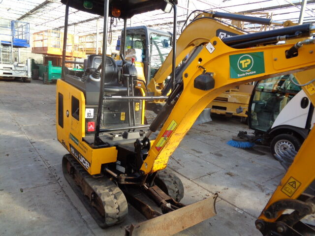 JCB 15C - Mini rýpadlo: obrázek 1 JCB 15C - Mini rýpadlo: obrázek 1