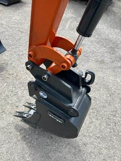 Hitachi ZX10U-6 - Mini rýpadlo: obrázek 5 Hitachi ZX10U-6 - Mini rýpadlo: obrázek 5