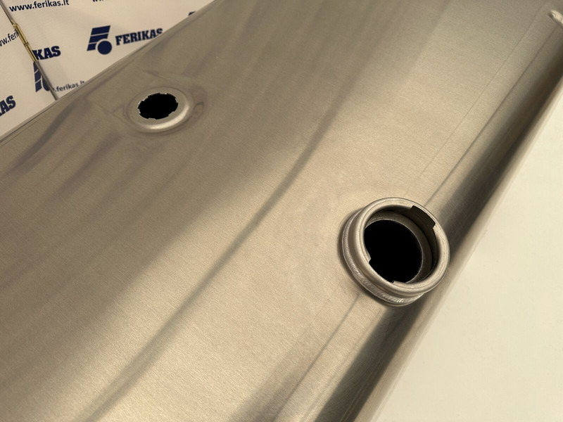 MAN New aluminum fuel tank 600L - Palivová nádrž pro Nákladní auto: obrázek 4 MAN New aluminum fuel tank 600L - Palivová nádrž pro Nákladní auto: obrázek 4
