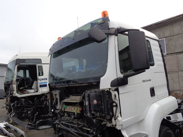 MAN Perfect condition TGS low cab ( EUROPE DELIVERY ) - Kabina a interiér pro Nákladní auto: obrázek 3 MAN Perfect condition TGS low cab ( EUROPE DELIVERY ) - Kabina a interiér pro Nákladní auto: obrázek 3