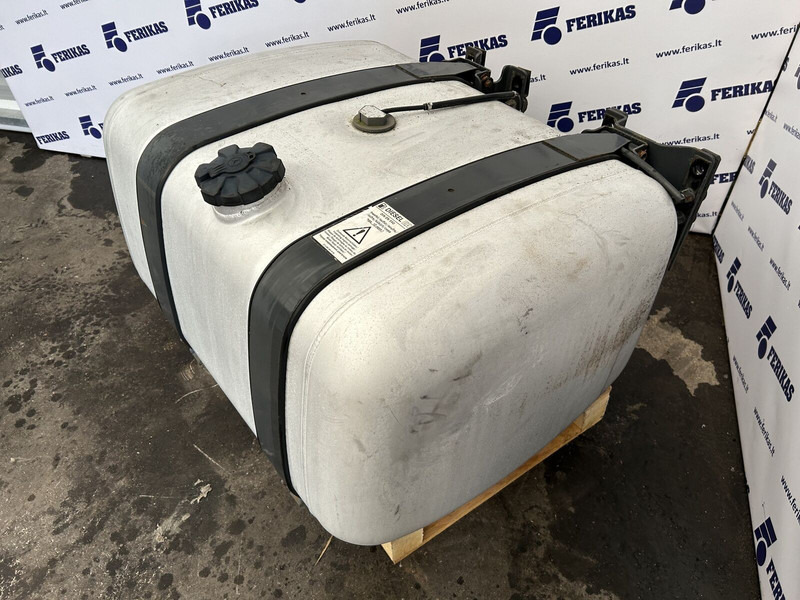 Mercedes-Benz 330L complete fuel tank with brackets - Palivová nádrž pro Nákladní auto: obrázek 3 Mercedes-Benz 330L complete fuel tank with brackets - Palivová nádrž pro Nákladní auto: obrázek 3