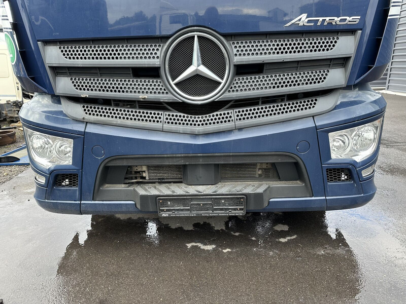 Mercedes-Benz Actros 1843 - Nárazník pro Nákladní auto: obrázek 1 Mercedes-Benz Actros 1843 - Nárazník pro Nákladní auto: obrázek 1