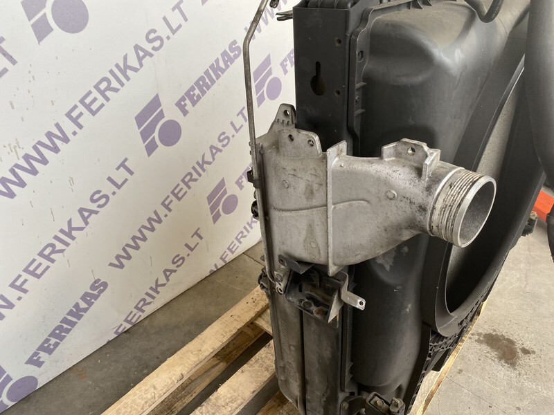 Mercedes-Benz Actros MP4 - Chladič pro Nákladní auto: obrázek 5 Mercedes-Benz Actros MP4 - Chladič pro Nákladní auto: obrázek 5