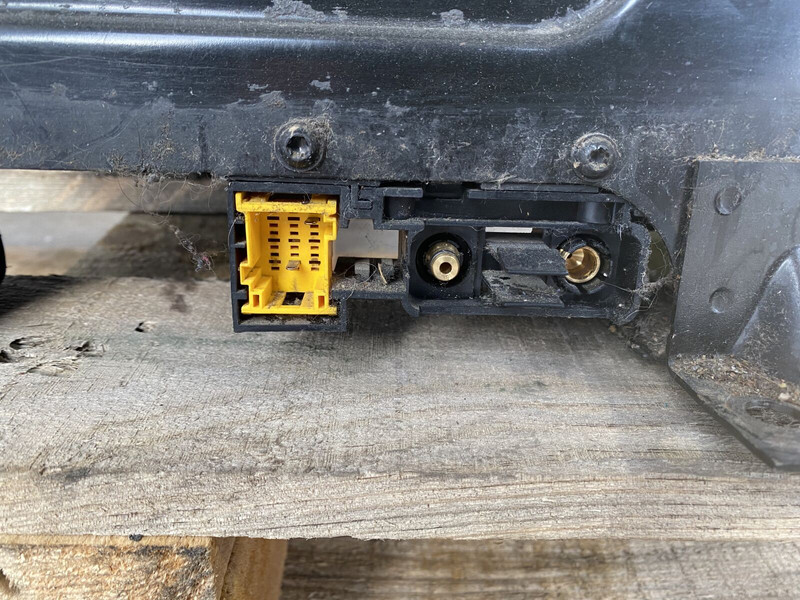 Mercedes-Benz Actros MP4 - Sedaček pro Nákladní auto: obrázek 4 Mercedes-Benz Actros MP4 - Sedaček pro Nákladní auto: obrázek 4