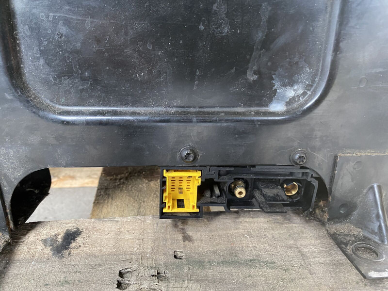 Mercedes-Benz MP4 actros - Sedaček pro Nákladní auto: obrázek 4 Mercedes-Benz MP4 actros - Sedaček pro Nákladní auto: obrázek 4