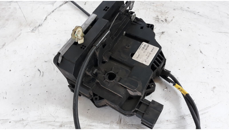Mercedes-Benz left side door lock - Karoserie a exteriér pro Nákladní auto: obrázek 4 Mercedes-Benz left side door lock - Karoserie a exteriér pro Nákladní auto: obrázek 4