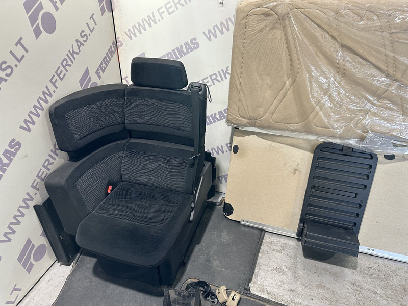 Mercedes-Benz passenger seat with lower bunk and table - Sedaček pro Nákladní auto: obrázek 1 Mercedes-Benz passenger seat with lower bunk and table - Sedaček pro Nákladní auto: obrázek 1