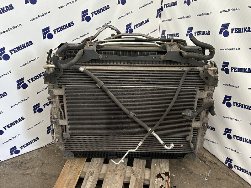 Mercedes-Benz radiators set - Chladič pro Nákladní auto: obrázek 1 Mercedes-Benz radiators set - Chladič pro Nákladní auto: obrázek 1